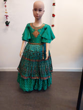 Load image into Gallery viewer, Long frock