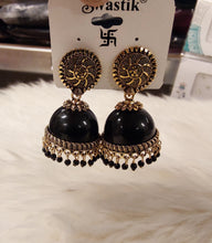 Load image into Gallery viewer, Earrings