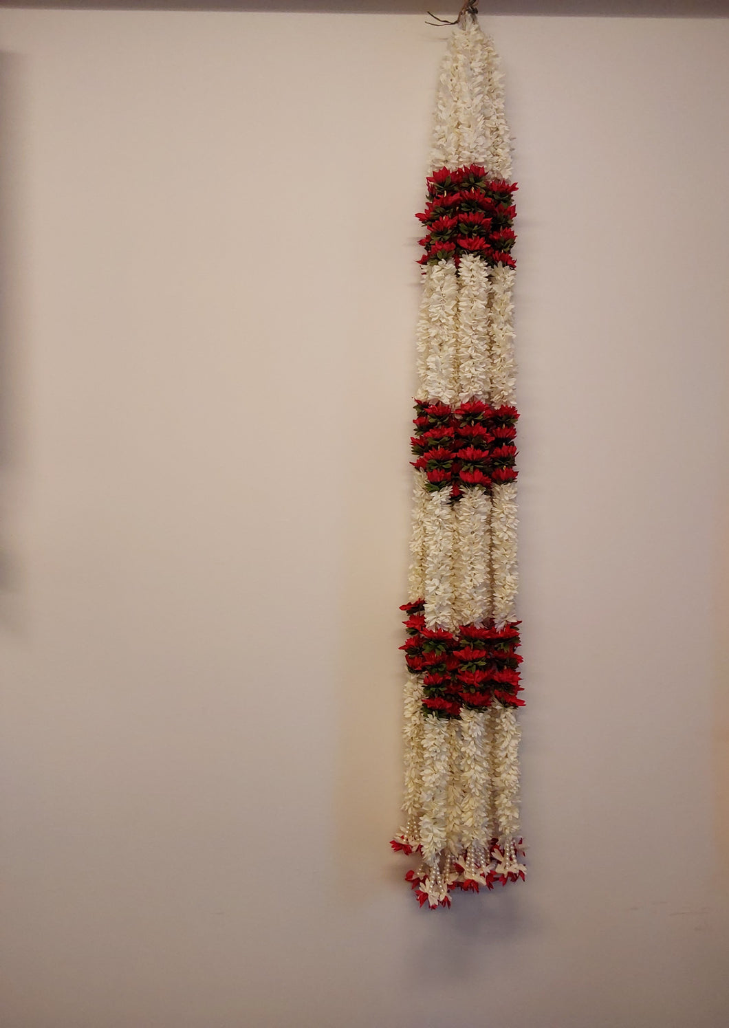 Artificial garlands