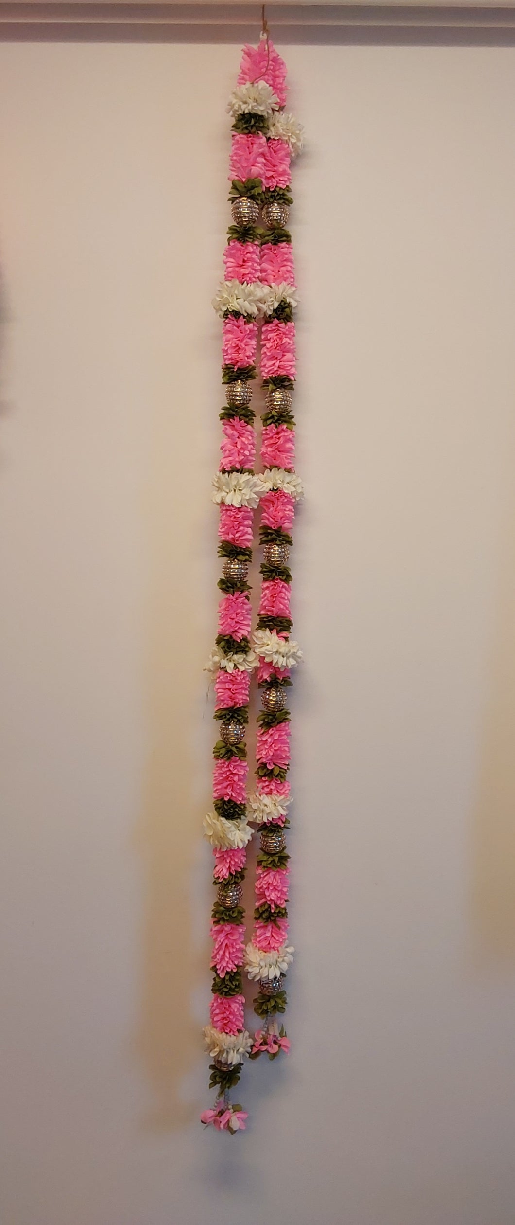 Cloth garlands