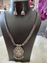 Load image into Gallery viewer, Long oxidized jewellery set
