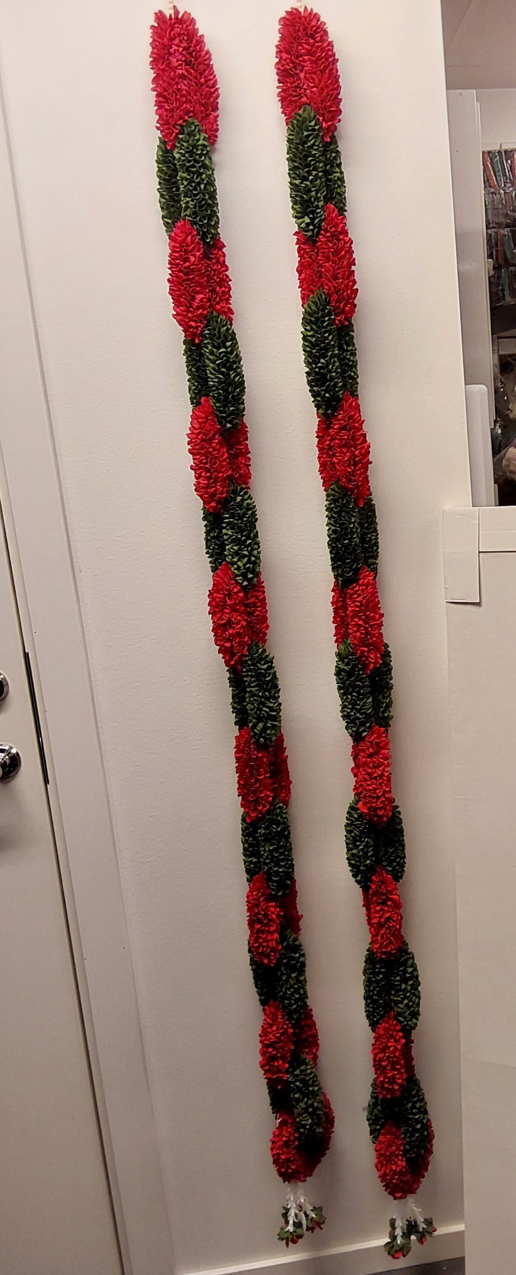 Artificial cloth garlands