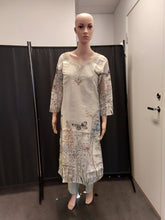 Load image into Gallery viewer, Women kurta, Pant and Duppata
