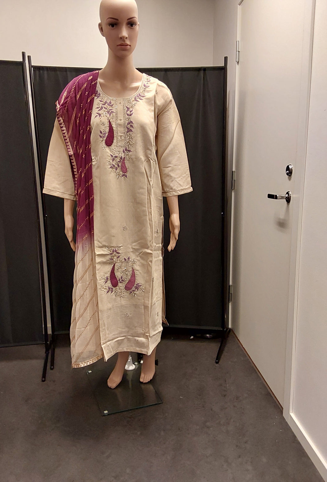 Women kurta pant and Dupatta