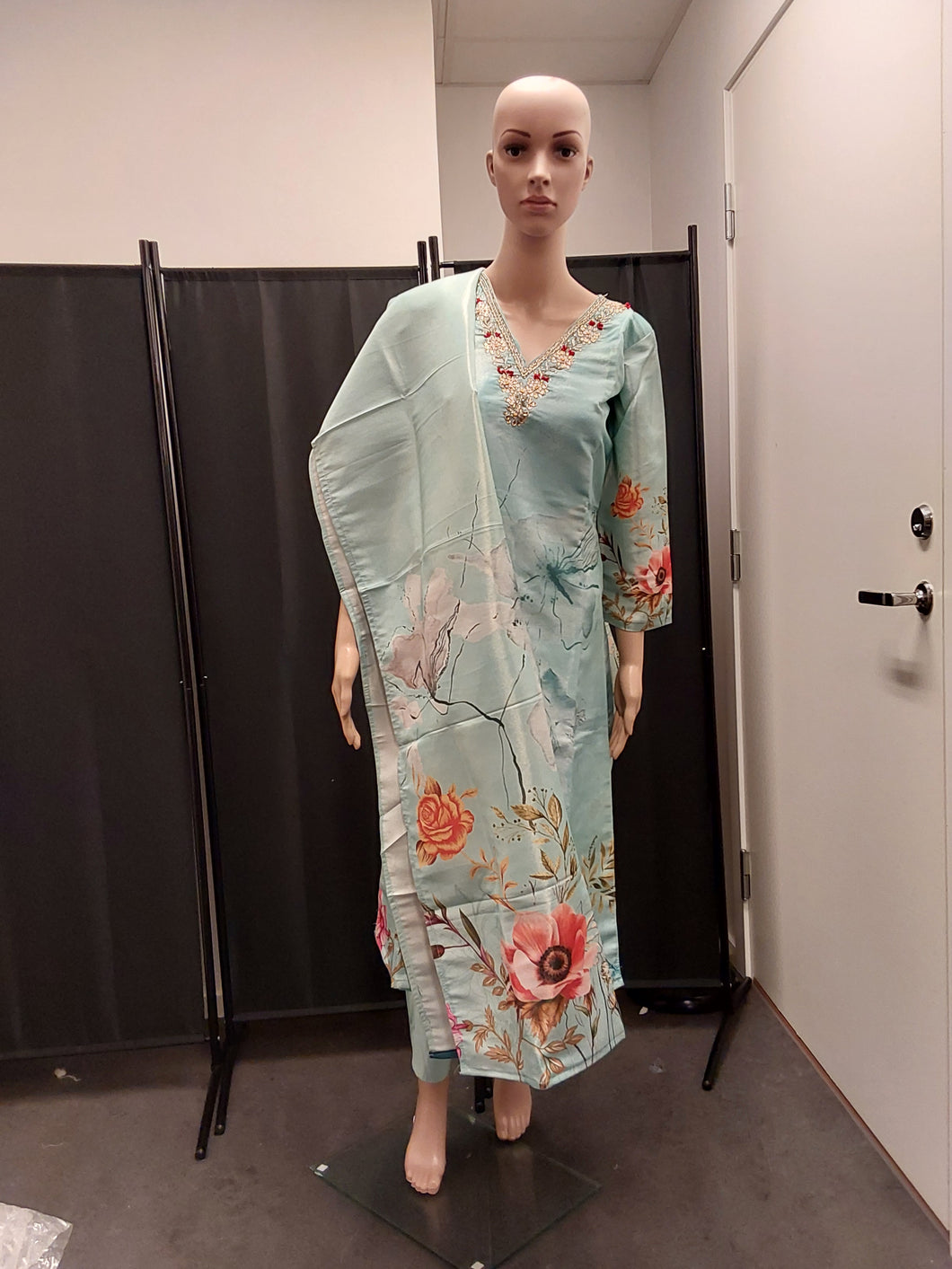 Women kurta pant and Dupatta