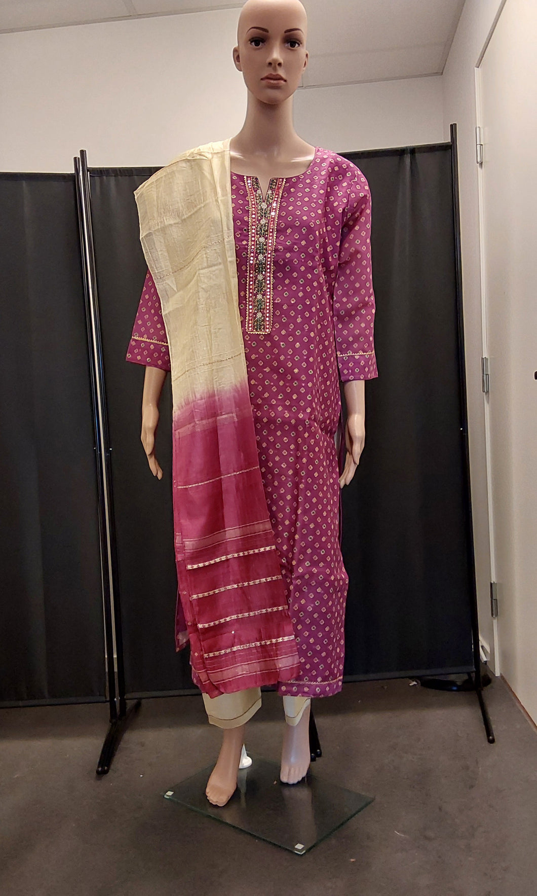Women kurta pant and Dupatta
