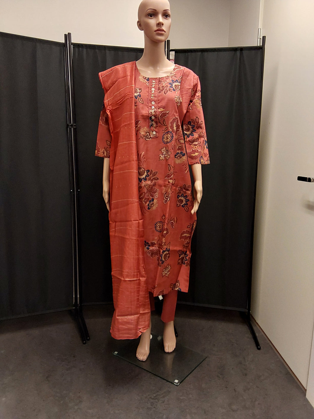 Women kurta pant and Dupatta