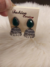 Load image into Gallery viewer, Earrings

