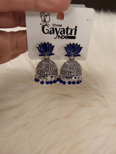 Load image into Gallery viewer, Earrings
