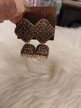 Load image into Gallery viewer, Earrings
