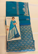 Load image into Gallery viewer, Saree
