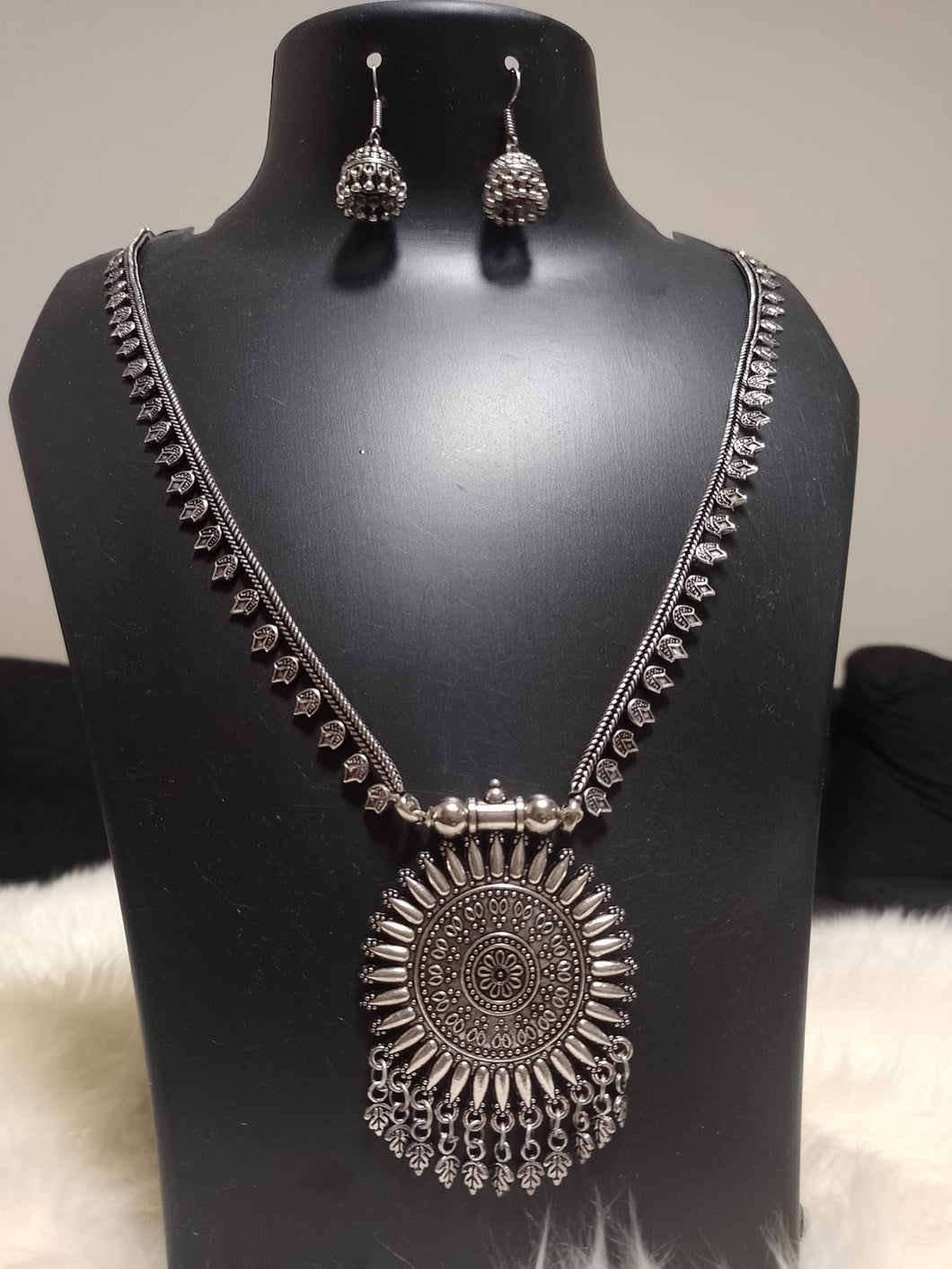 Long oxidized jewellery set