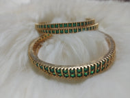 Green coloUr stone bangles